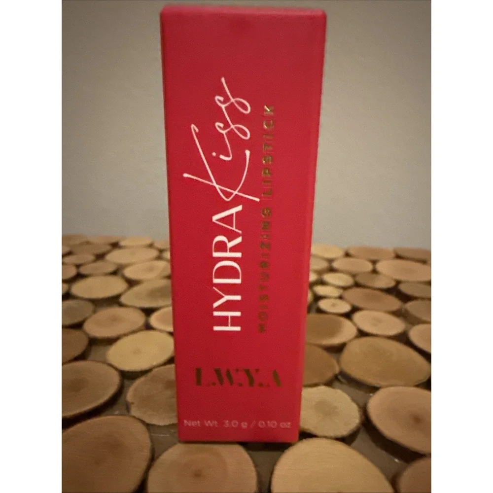 LWYA Hydra Kiss Moisturizing‎ Lipstick by Kim Gravel CARAMEL KISS